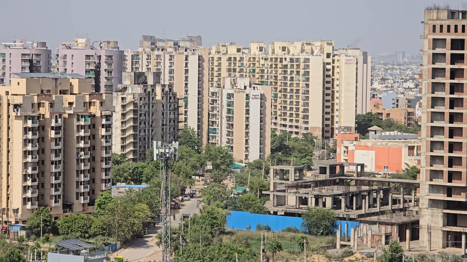 फायर सेफ्टी को दरकिनार करती गुरुग्राम की ईमारतें, 300 को नोटिस जारी