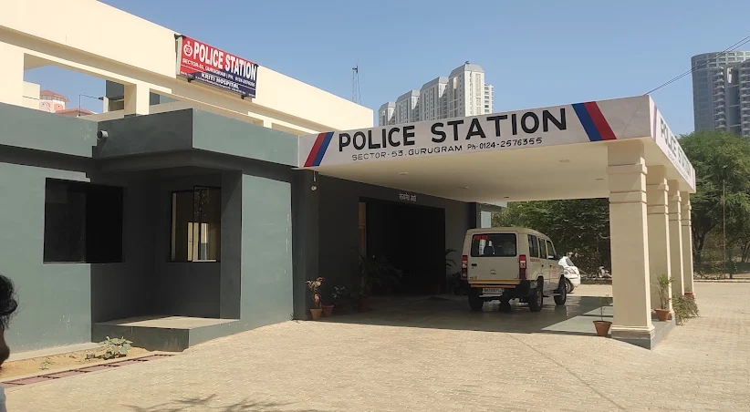 गोल्फ कोर्स रोड के पास मिला युवक का शव, सिर कुचलकर की हत्या