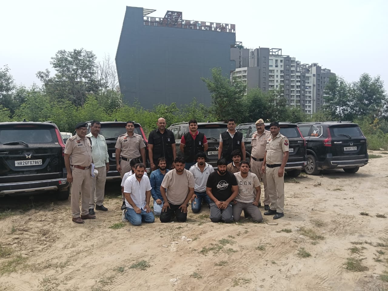 रंगदारी केस में बड़ा खुलासा,धमकी के आरोप झूठे,8 पर निवारक कार्रवाई, 5 स्कॉर्पियो जब्त