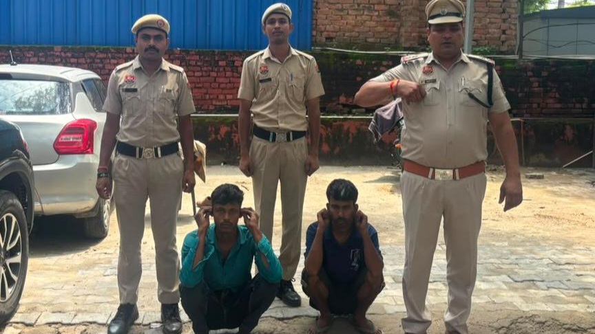मोबाइल फोन हैक करने के शक में साथी की गला काटकर हत्या, 2 आरोपी गिरफ्तार