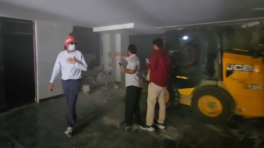 डीएलएफ फेज-3 में डीटीपीई का बड़ा एक्शन, 7 मकानों से अवैध निर्माण ध्वस्त
