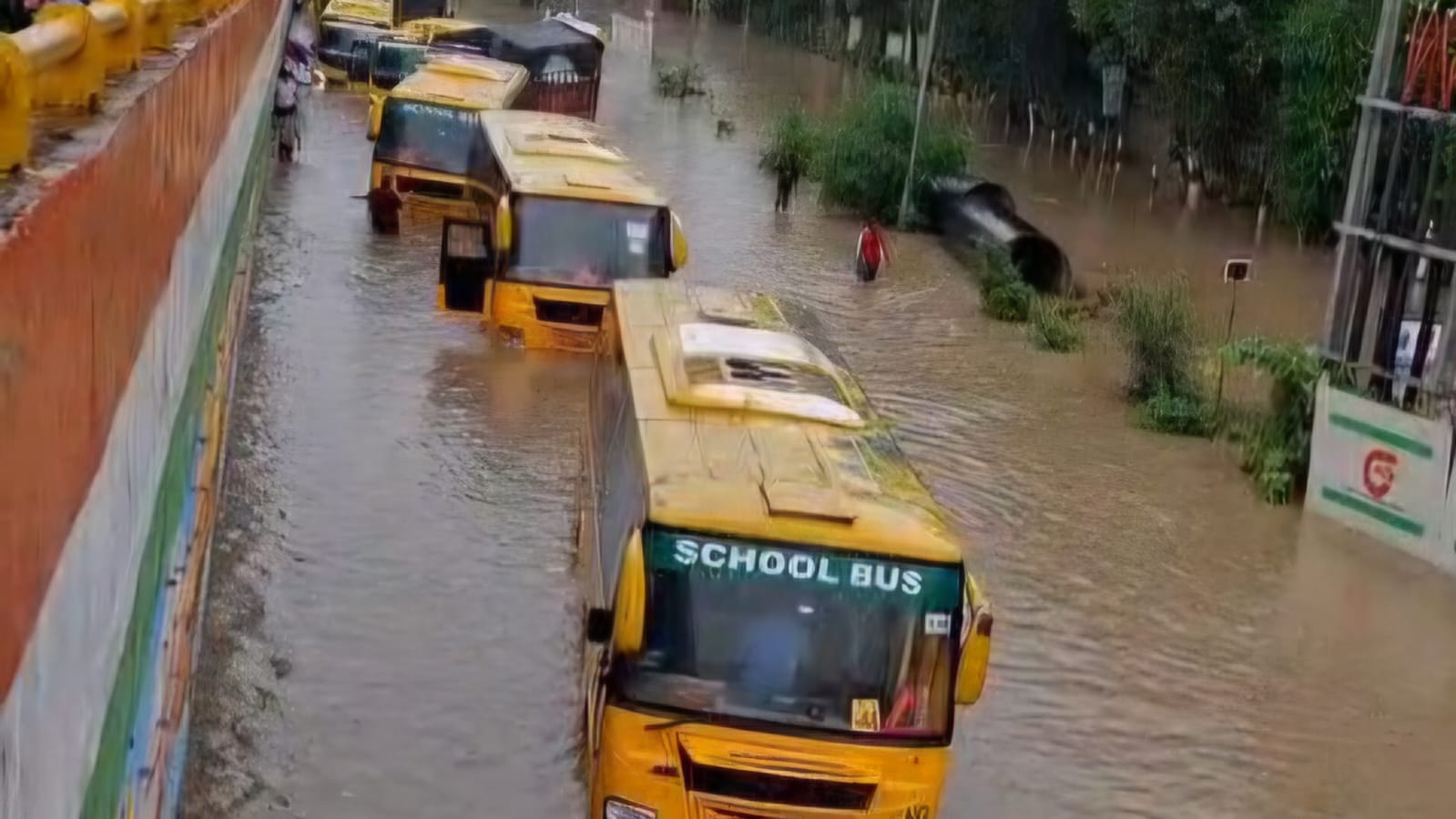 बारिश में स्कूली बच्चों की सुरक्षा पर बड़ा फैसला, स्कूल बसों के लिए सख्त गाइडलाइन जारी